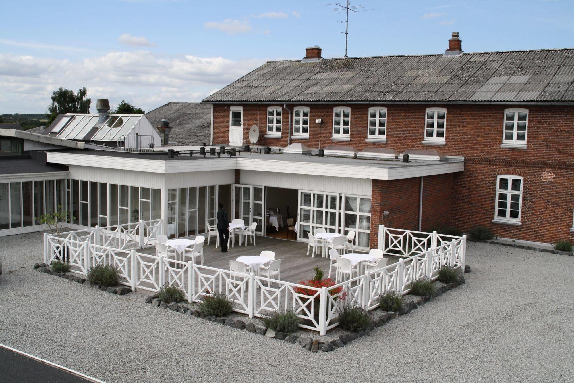 Slukefter Kro & Hotel Hogelund Exterior photo